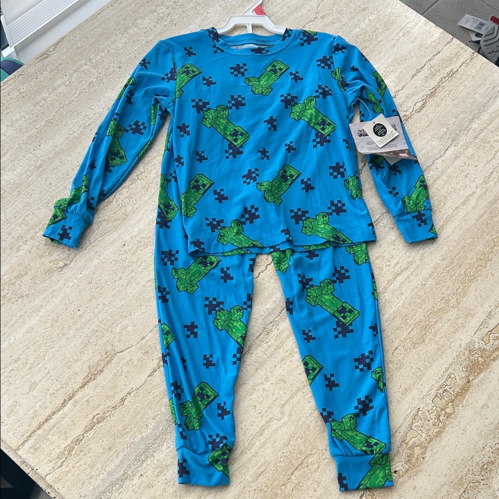 NEW 🆕 Minecraft Kids Blue and Green Pajamas size 6 years